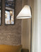 Pied de lampadaire Ella en acier brut noir et socle anguleux