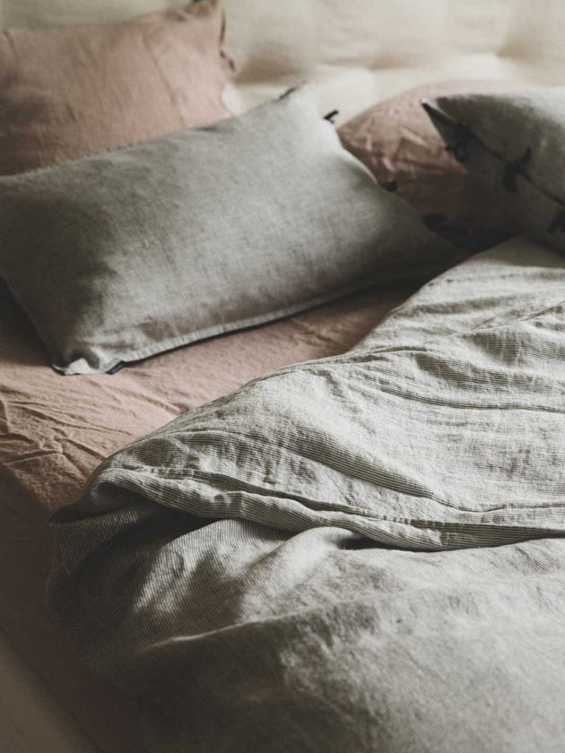 Linge de lit en lin lavé gris et rose