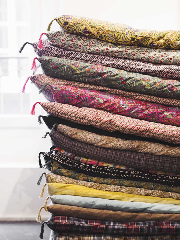 Courtepointe : matelas avec des imprimés végétaux pour bout de lit