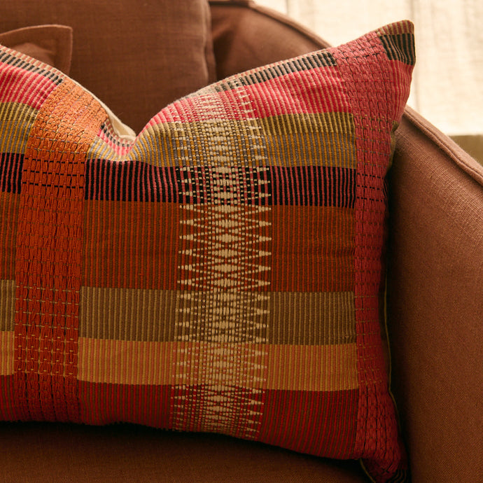 Housse de coussin en coton Loren à rayures multicolores