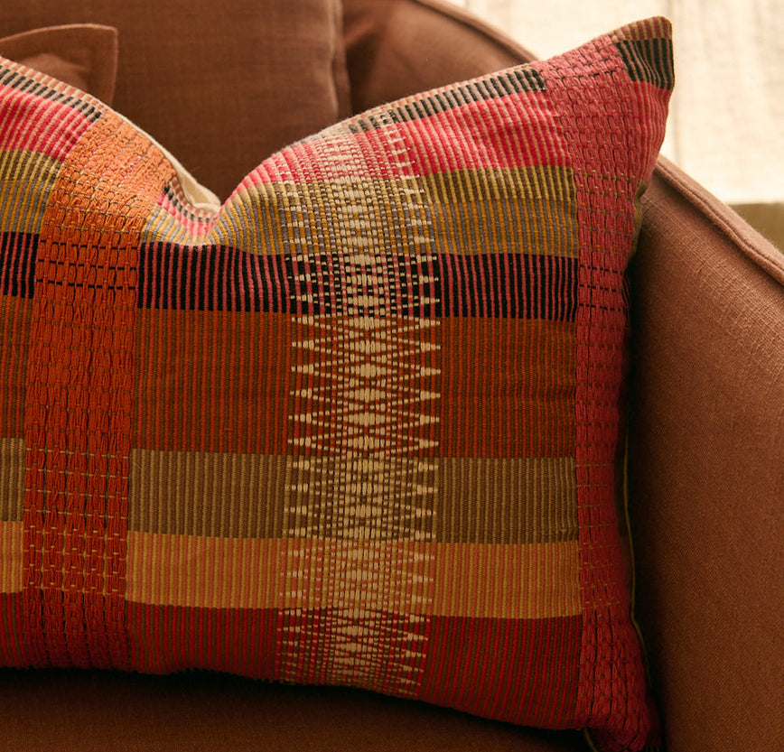 Housse de coussin en coton Loren à rayures multicolores