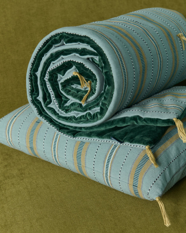 Sofa Cover et Housse de coussin Noely en coton et à rayures bleu Céleste