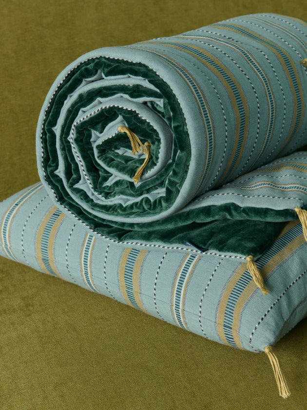 Sofa Cover et Housse de coussin Noely en coton et à rayures bleu Céleste