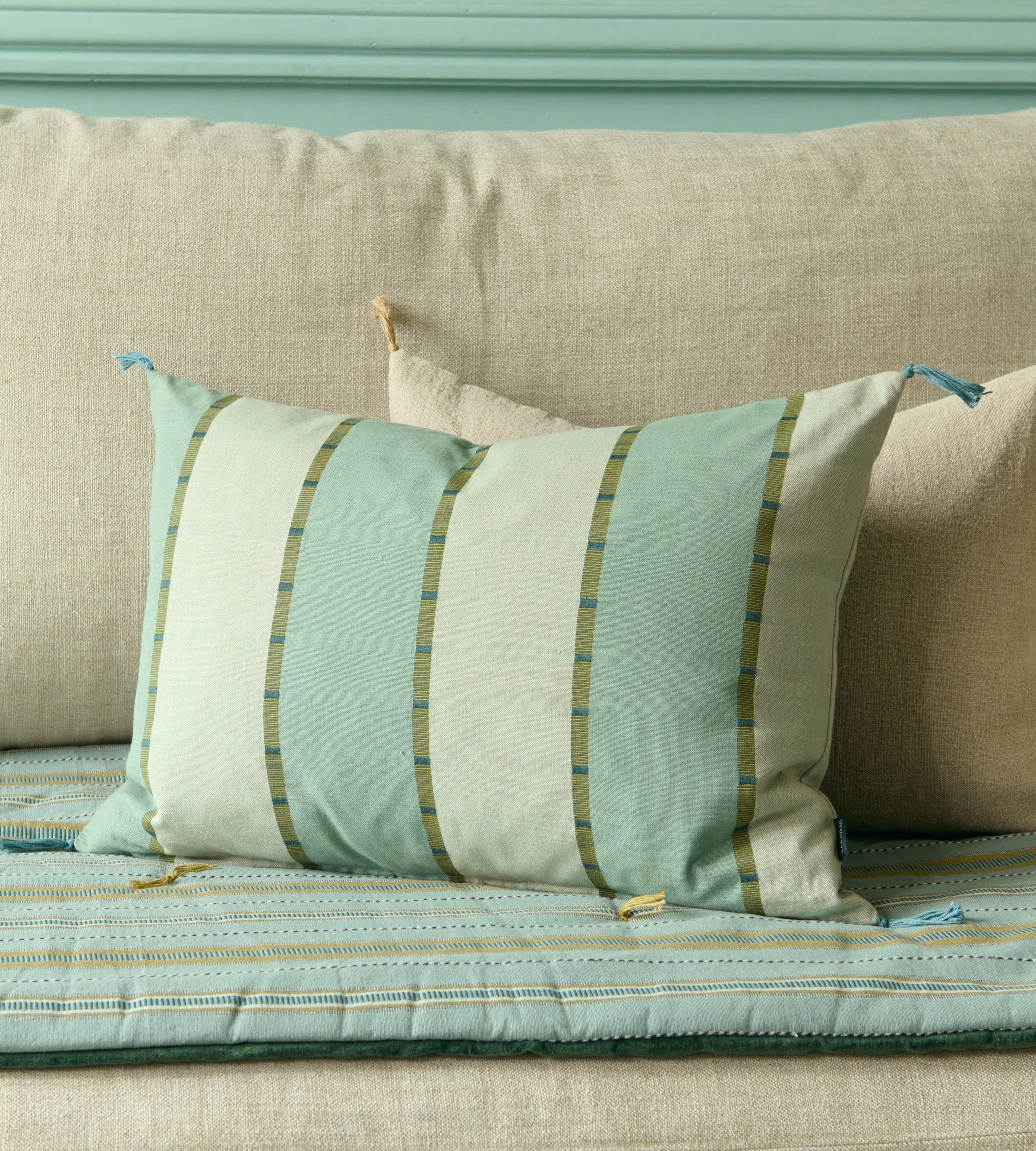 Housse de coussin à rayures Lyson en teinte Glacier 