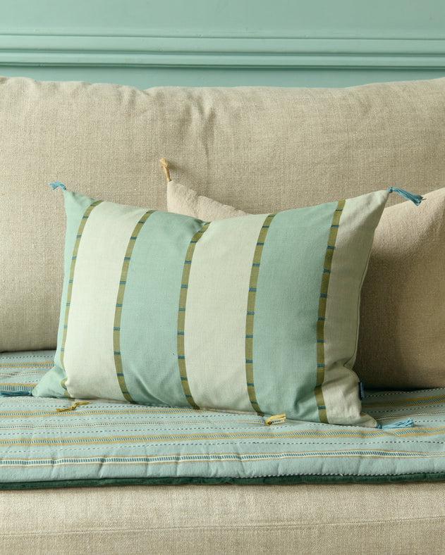 Housse de coussin à rayures Lyson en teinte Glacier 