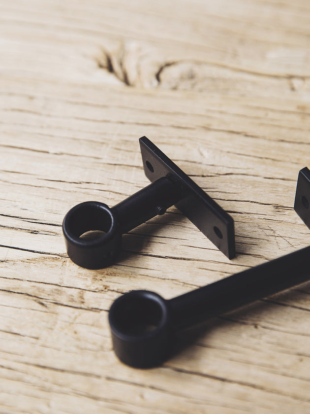 Accessoires pour tringle à rideaux en acier peint noir Ida