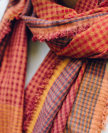 Foulard en coton rouge à careeaux