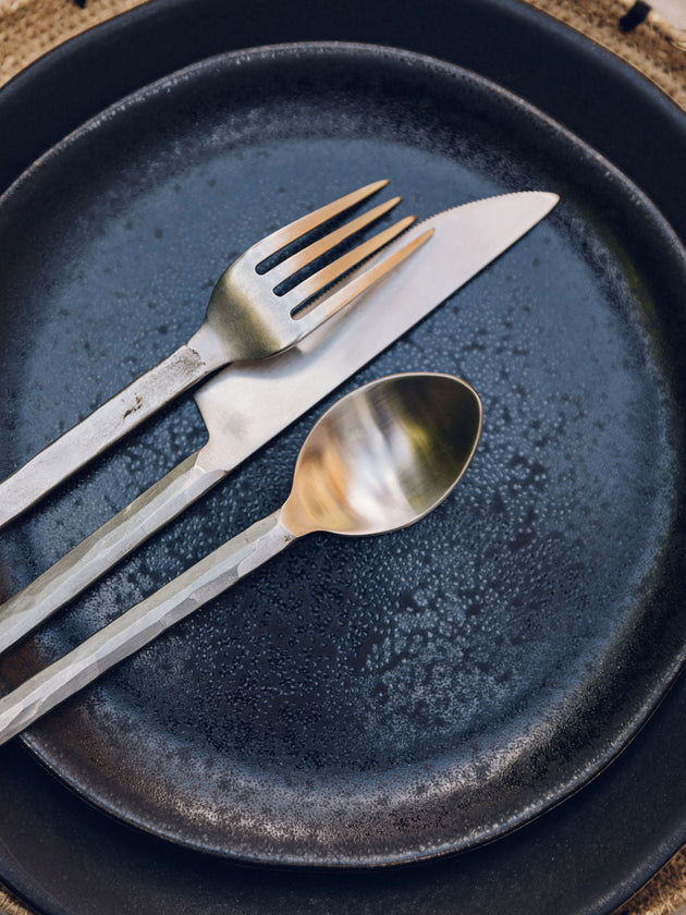 Ensemble de couverts en acier forgé