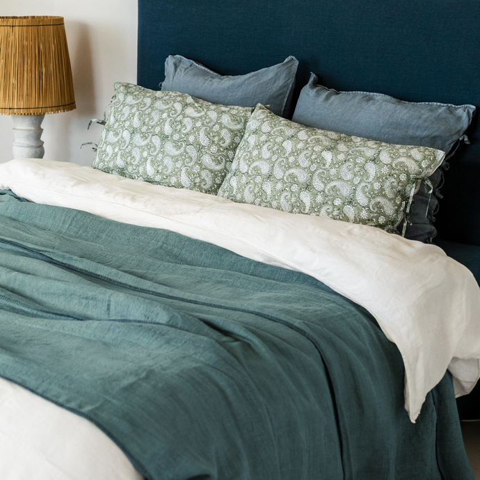 Lana bedspread