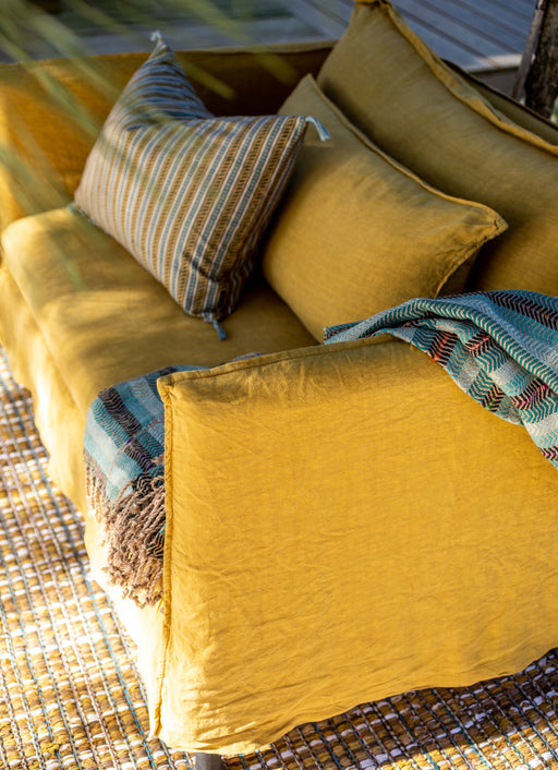 Loveseat Holi