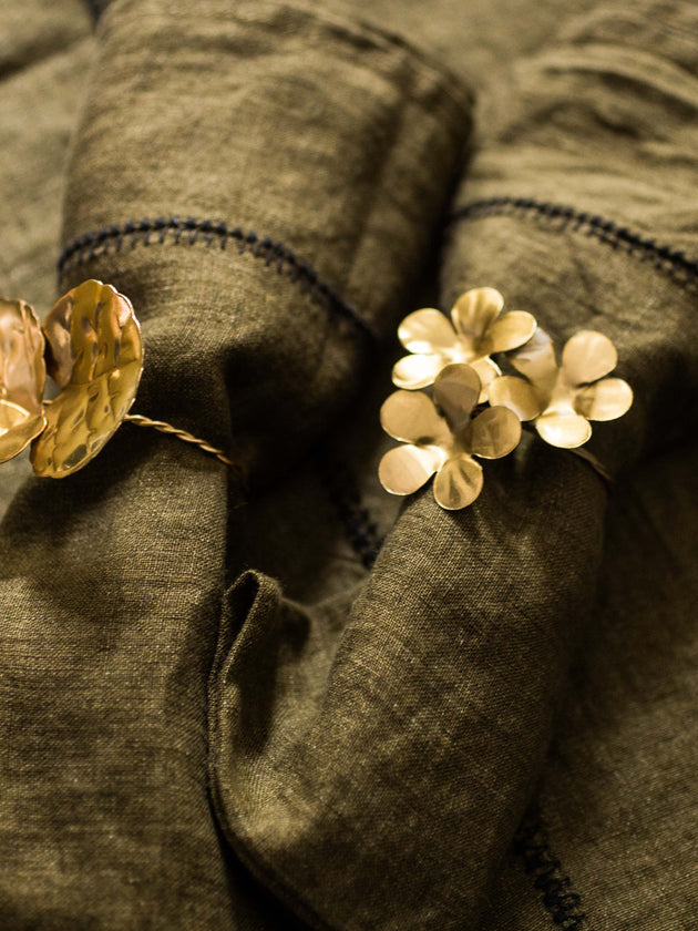 Ronds de serviette Floria en métal doré fleur et feuille