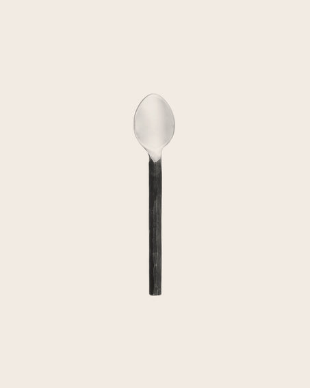 Couverts avec le manche noir forgé à la main