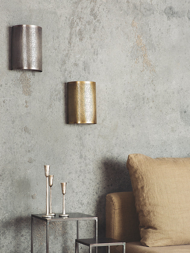 Luminaire : abat-jour cylindrique blanc avec des contours noirs