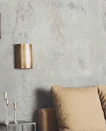 Luminaire : abat-jour cylindrique blanc avec des contours noirs