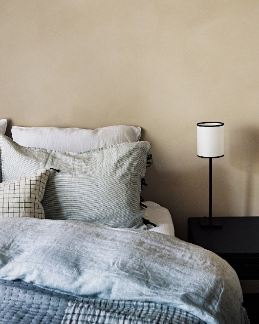 Lory table lamp