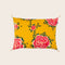 Housse de coussin aux motifs floraux jaune curcuma