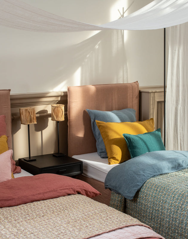 Tara Munja table lamp