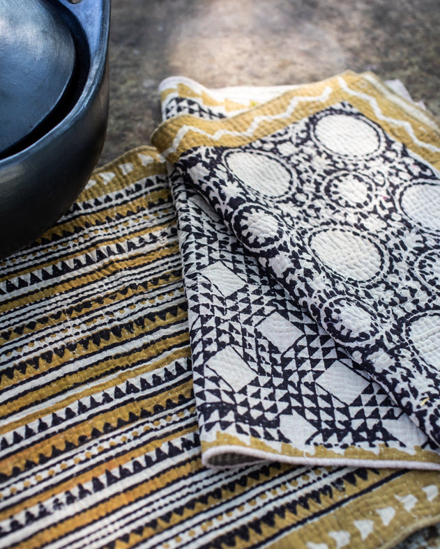 Set de table indigo jaune motif tribal