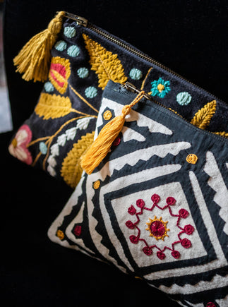 Idée de cadeaux : pochette brodée en coton