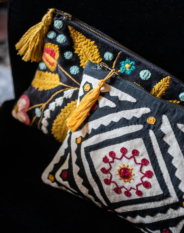 Idée de cadeaux : pochette brodée en coton