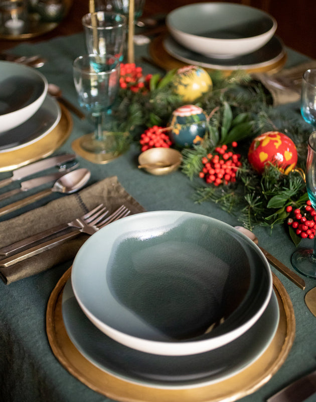 Assiettes contrastes mat-brillant blanc et vert