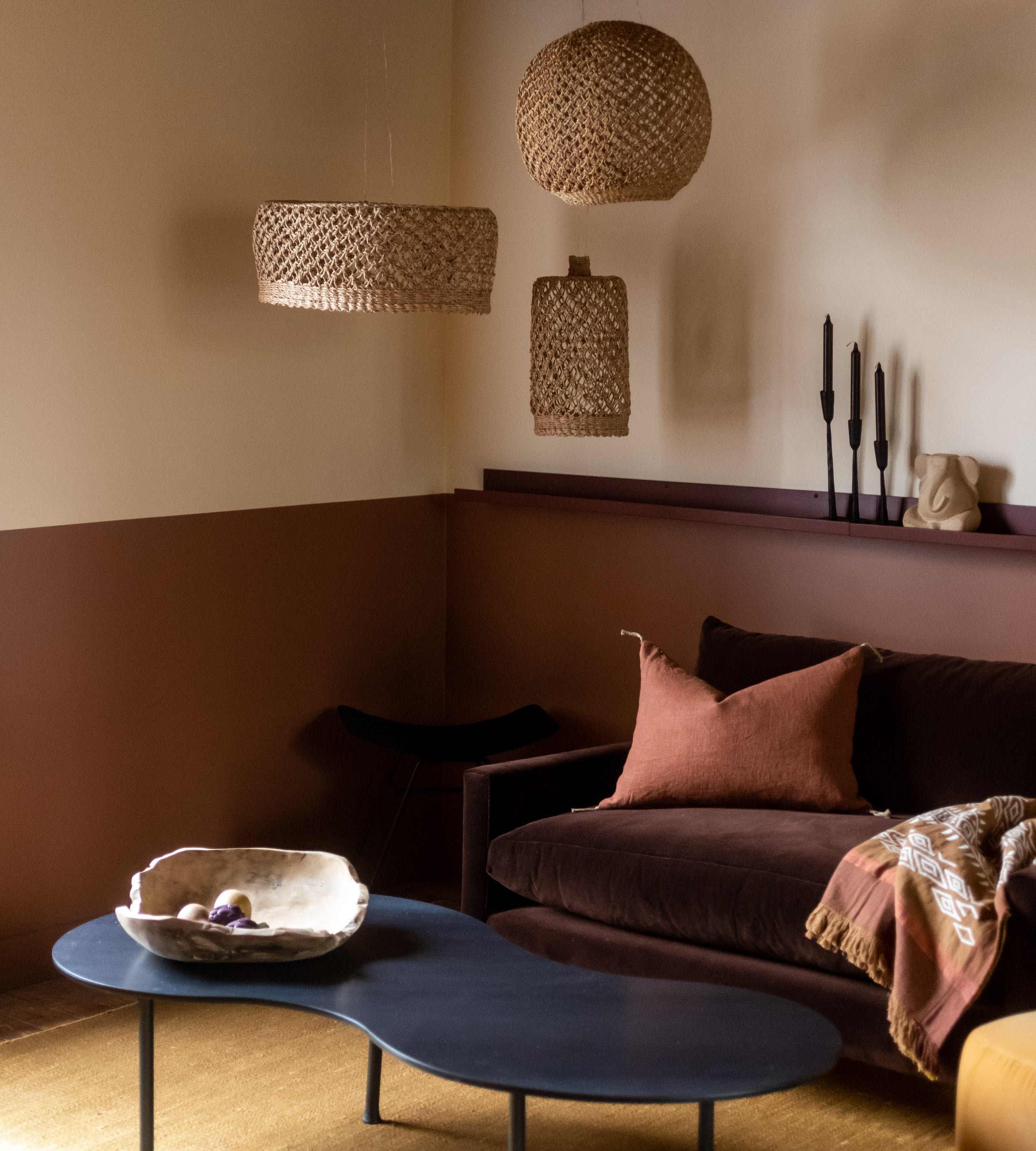 Niski coffee table