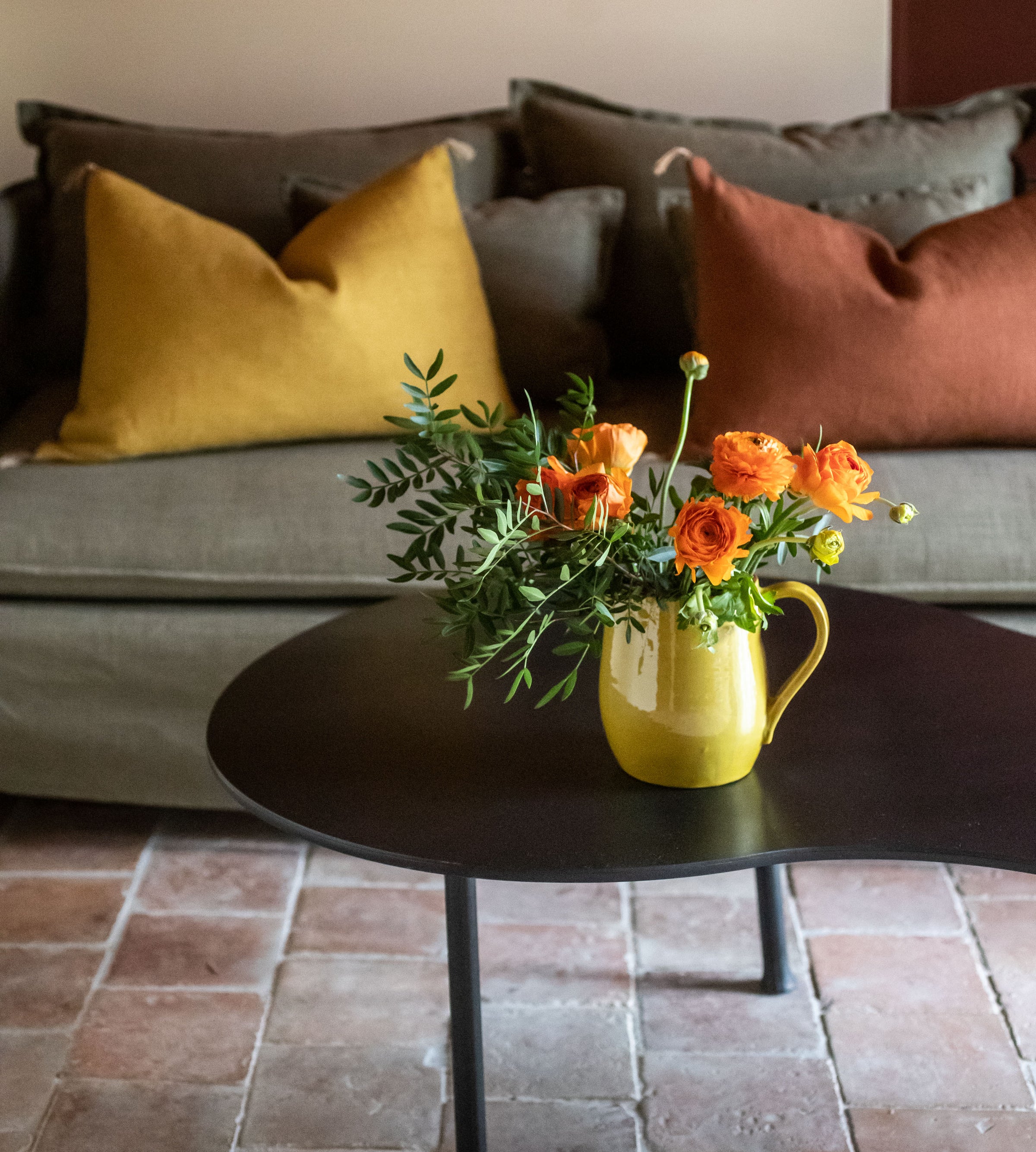 Niski coffee table