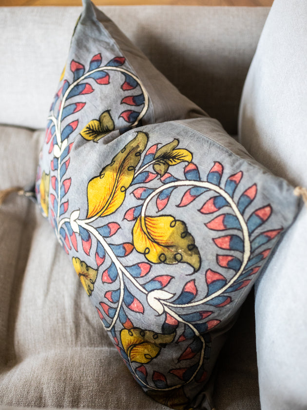 Housse De Coussin 100% Polyester – Bleue – Motif Fleur De Lys – Neuve (sans Marque)