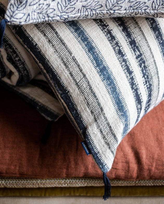 Housse de coussin Kormo en khadi de coton