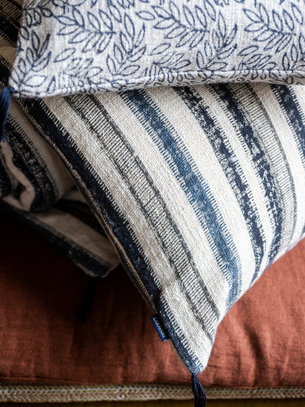 Housse de coussin Kormo en khadi de coton