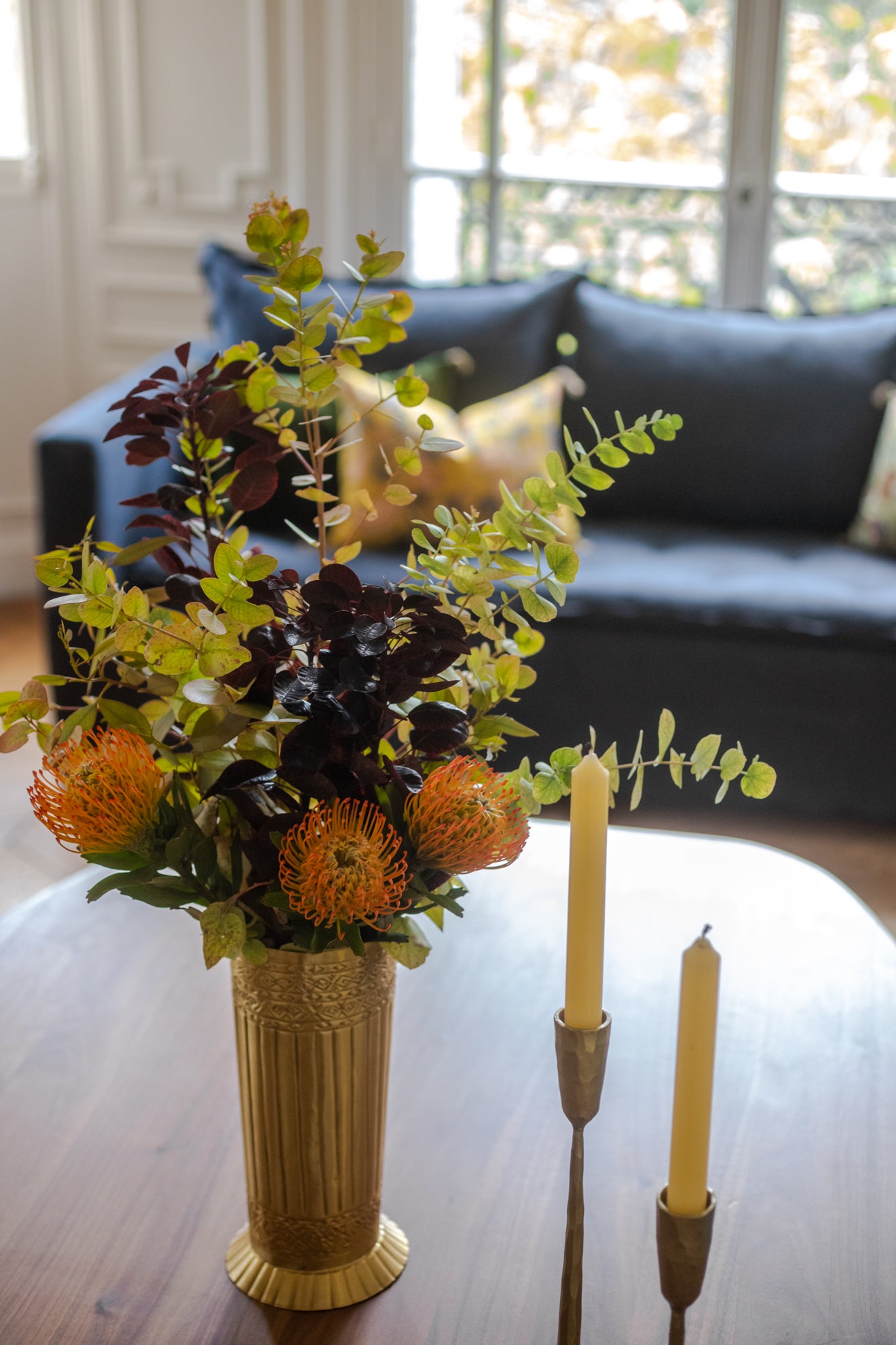 Vase en laiton doré pour fleurs