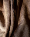 Détail de la surpiqûre de la nappe en lin lavé Noé