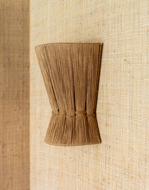 Lasso wall light