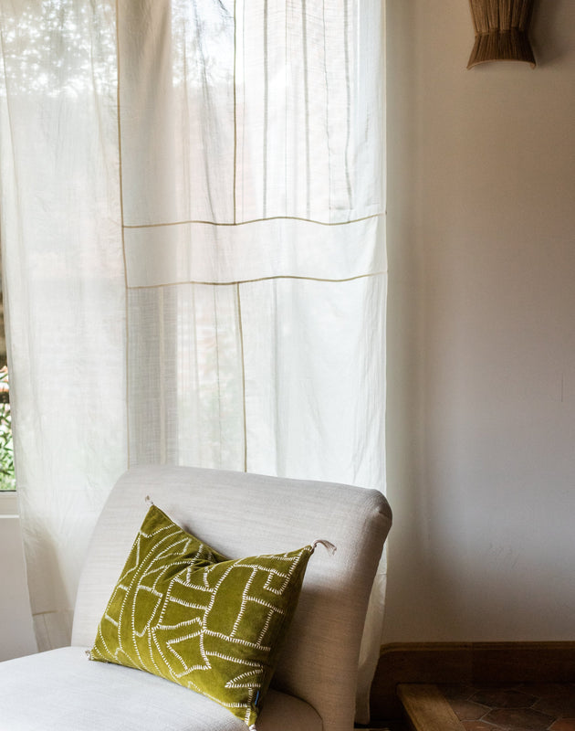 Lasso wall light