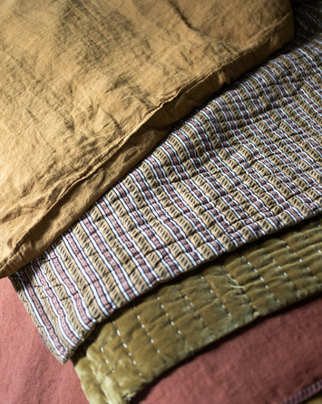 Couvre-lit Raana en coton et velours lavé