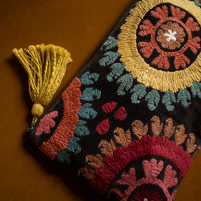 Ayan pouch