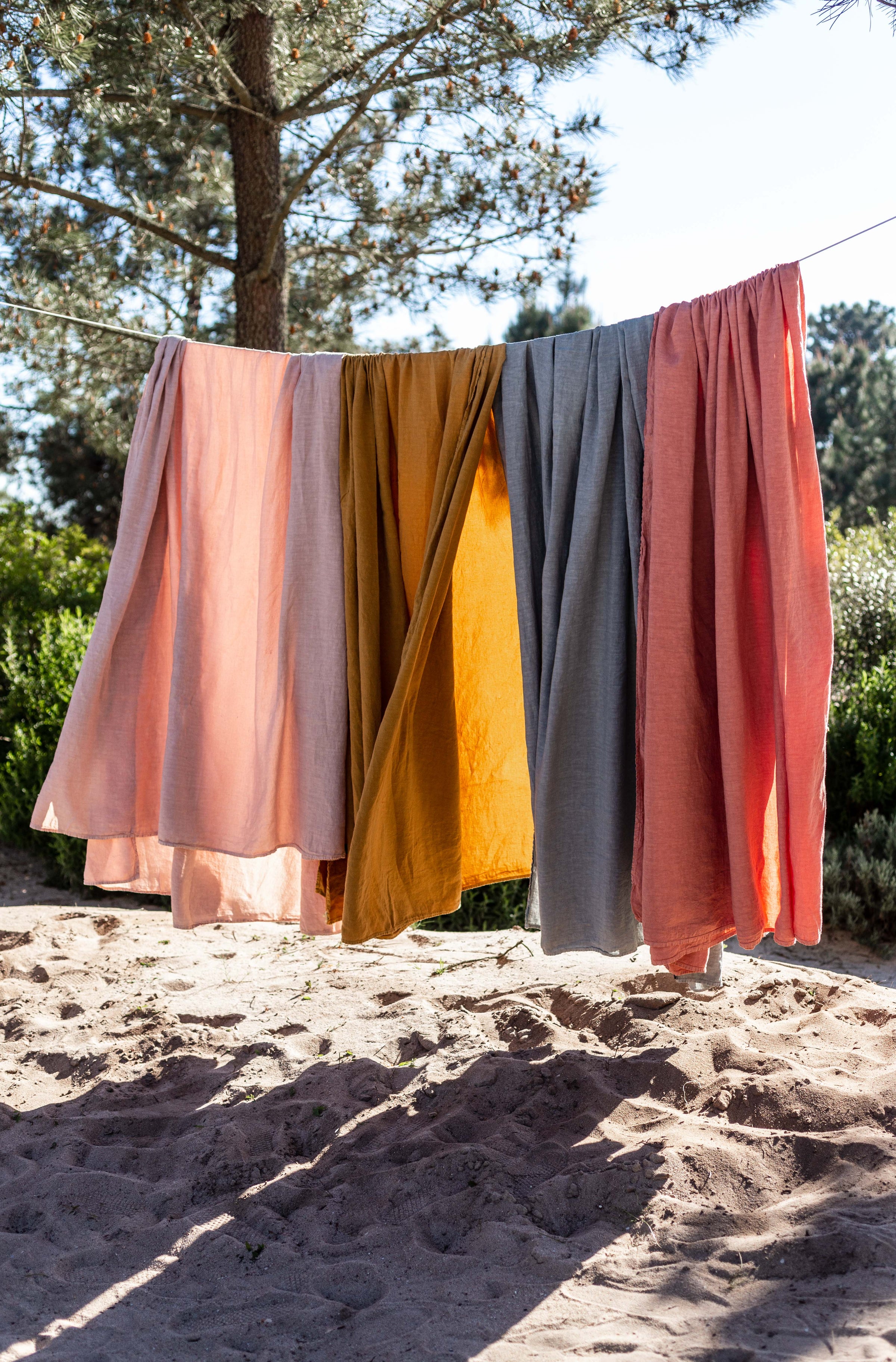 Literie : drap en lin lavé coloré
