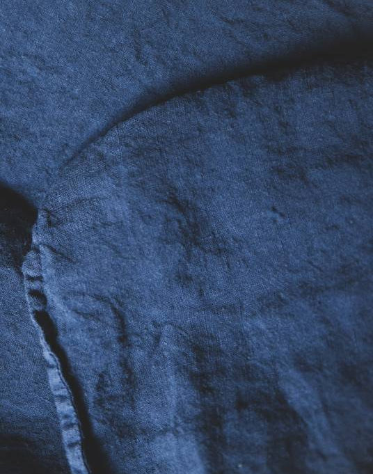 Linge de lit : drap en lin lavé bleu foncé