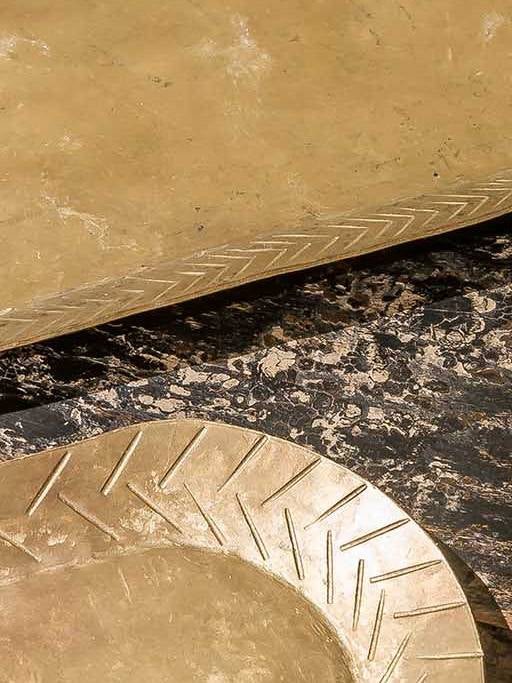 Set de 3 plateaux Dana en laiton doré et motifs en épis gravés à la main
