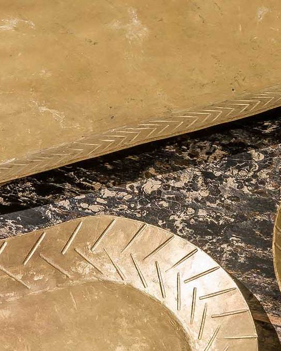 Set de 3 plateaux Dana en laiton doré et motifs en épis gravés à la main