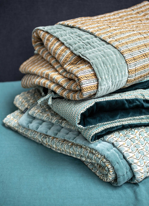 Couvre-lit-Raana-Curcuma-glacier