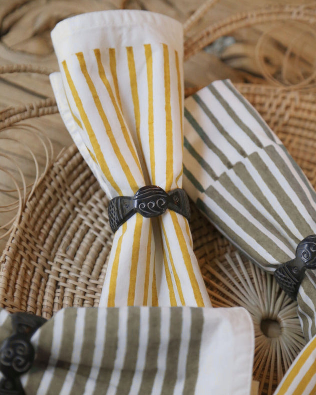 Set of 4 Aryo towels