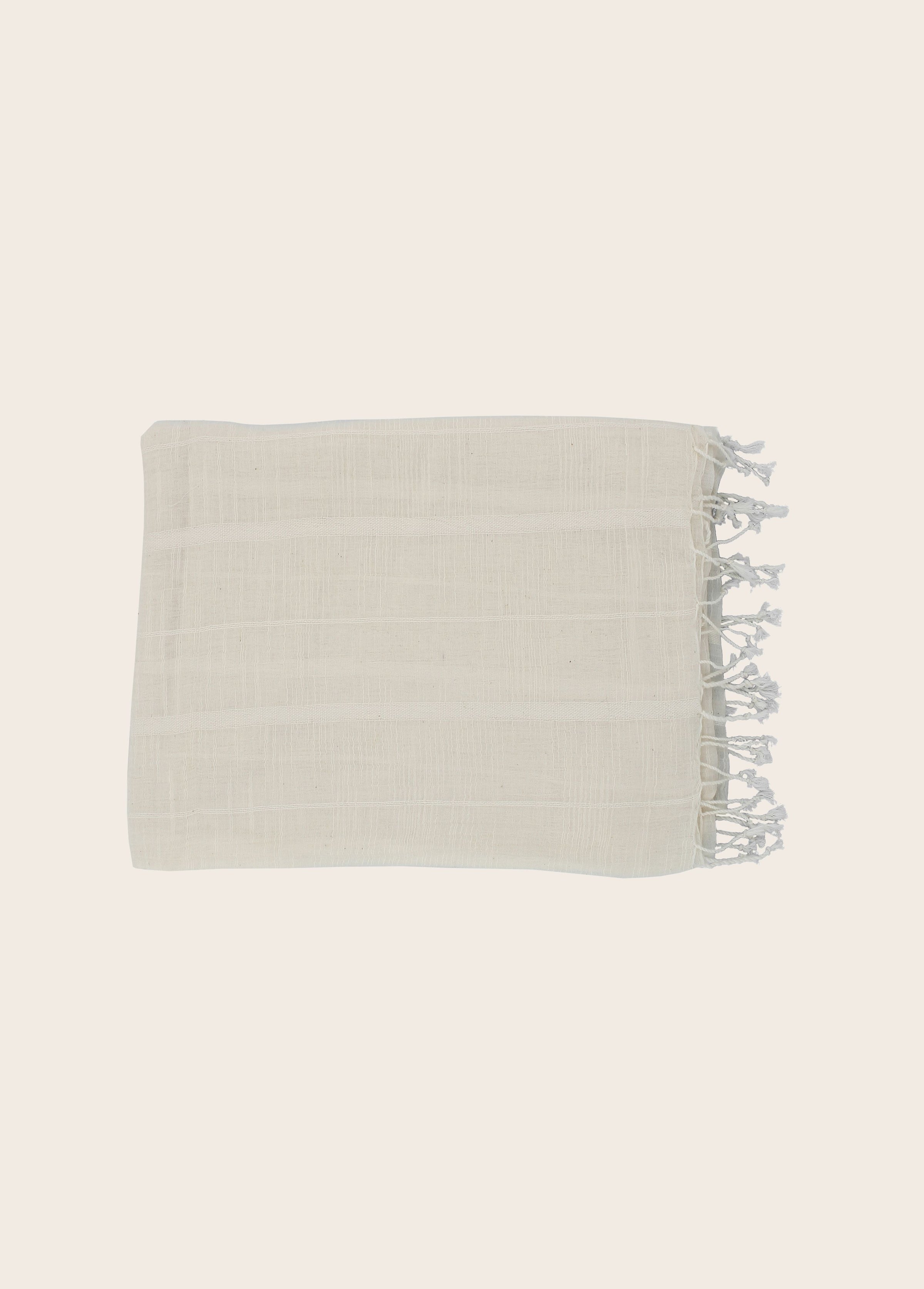 Rideau Jari couleur blanc cassé en khadi de coton avec ses franges délicates