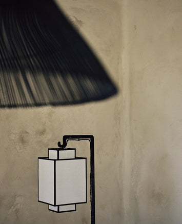 Luminaire : abat-jour blanc avec des contours noirs pour la chambre