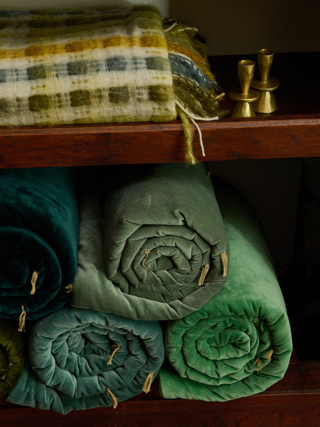 Washed velvet sofa cover