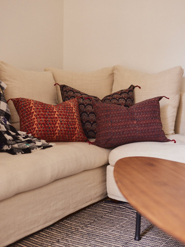 Tapis Kharo fait-main en Inde dans un salon élégant