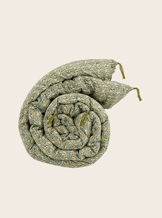 Courtepointe Tullio à motifs végétaux imprimés à la main