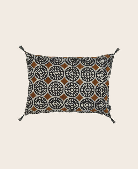 Housse de coussin en coton Pomelo à motifs marron pour canapé