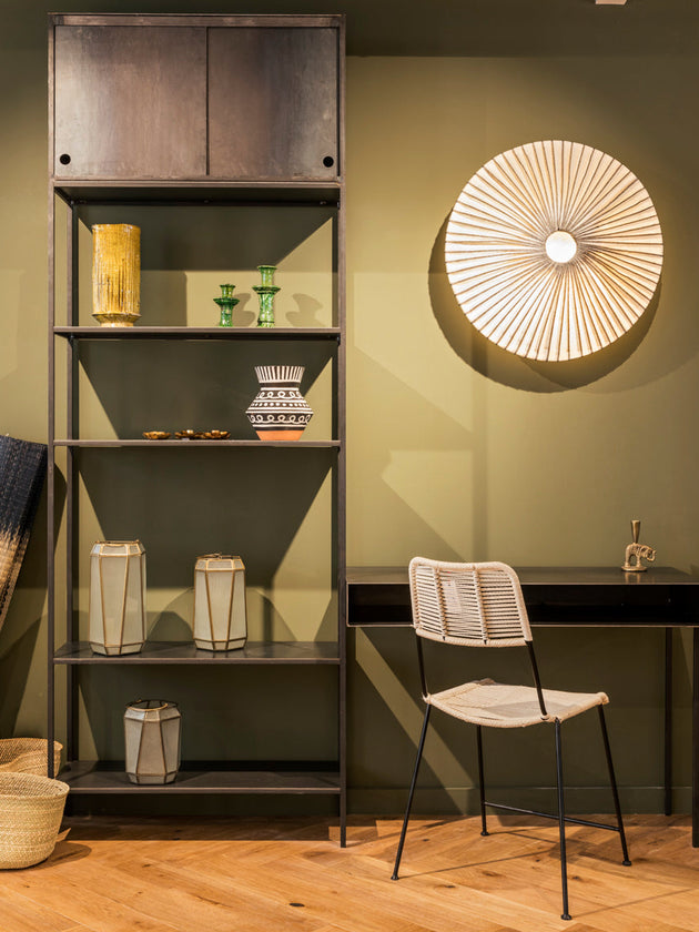 Applique murale blanc avec des liserés noirs