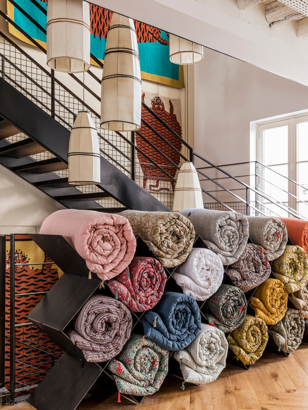 Courtepointe colorée à mettre en bout de lit